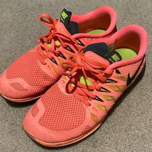 Nike running sneakers size 9. Only worn a few times.